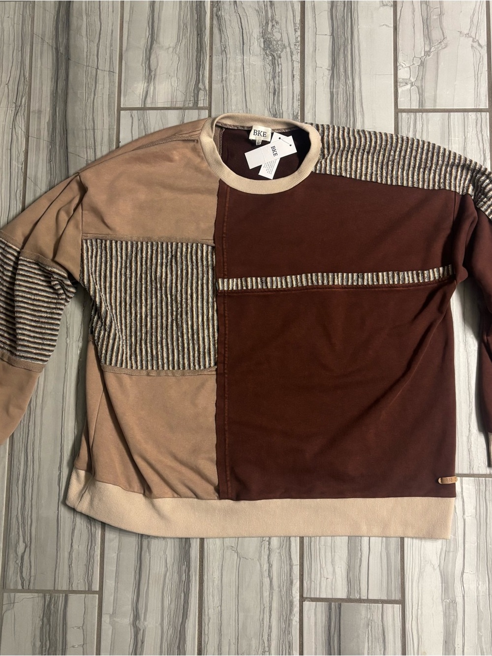BKE Colorblocked Crewneck Sweater in Brown & Tan
